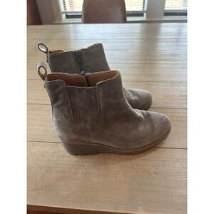 Vionic Aria Grey Suede Water Repellent Wedge Ankle Boots Womens 6.5 Wide